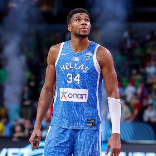 Γιάννης Αντετοκούνμπο: «Σταματήστε να δημοσιεύετε τα παιδιά μου! Κινδυνεύει η οικογένειά μου»