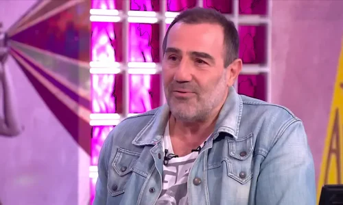 Αντώνης Κανάκης: “Ο θάνατος του πατέρα μου με άλλαξε” – Σκέφτομαι τι θα αφήσω στα παιδιά μου” – Η εξομολόγηση για την απώλεια, την τηλεόραση και την πολιτική (Βίντεο)