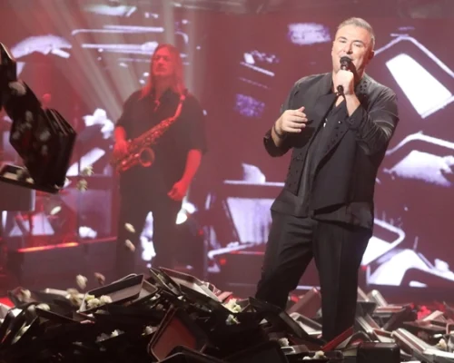 Αντώνης Ρέμος: Τέλος από το NOX μετά από πέντε χρόνια – «Νιώθω την ανάγκη να ξεκουραστώ»