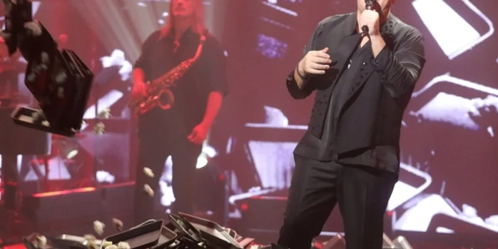 Αντώνης Ρέμος: Τέλος από το NOX μετά από πέντε χρόνια – «Νιώθω την ανάγκη να ξεκουραστώ»