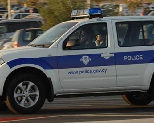 Πιάστηκαν στα χέρια έξω από εστιατόριο – Έριχναν μέχρι και καρέκλες