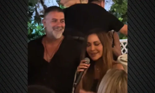 Η Δέσποινα Βανδή τραγούδησε το «Δεν ξέρω πόσο σ’ αγαπώ» στον Βασίλη Μπισμπίκη, δείτε βίντεο