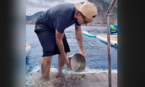Μπρούκλιν Μπέκαμ: Έβρασε μακαρόνια με νερό από τη θάλασσα – Οι αντιδράσεις από τους followers του (Βίντεο)