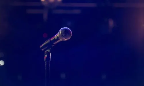 Καταγγελία που σοκάρει για πολύ γνωστό τραγουδιστή