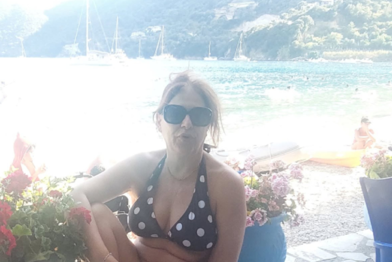 Η φωτογραφία της Ελένης Ράντου από τις διακοπές της στη Λευκάδα με μαγιό: «Δεν είναι νησί, είναι θεραπεία», έγραψε