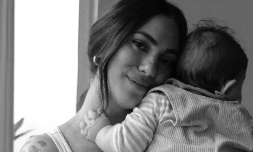 Ευρυδίκη Βαλαβάνη: Τα ασπρόμαυρα καρέ με τον 6 μηνών γιο της και οι τρυφερές στιγμές (Φωτογραφίες)