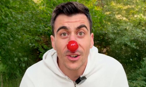 Ανατροπή! Ο Φειδίας μπαίνει στην πολιτική και ιδρύει δικό του κόμμα – Η ανακοίνωση με… μύτη κλόουν (Βίντεο)