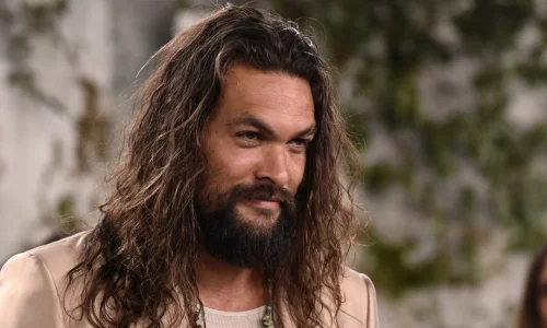 Αγνώριστος ο Τζέισον Μομόα: Ξυρίστηκε για πρώτη φορά μετά από 6 χρόνια, «το μισώ» λέει, γιατί το έκανε