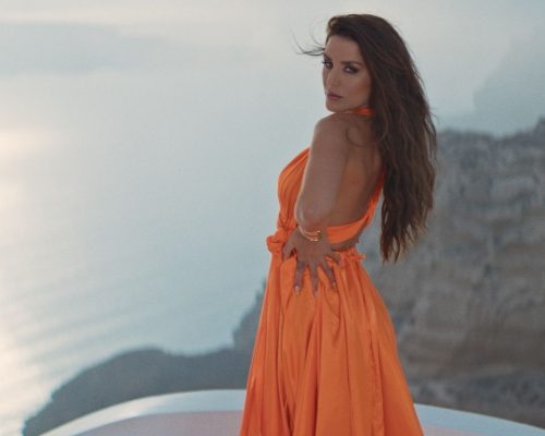 Ιουλία Καλλιμάνη: Το μονόπετρο που πυροδότησε τις φήμες για το επόμενο βήμα στη ζωή της