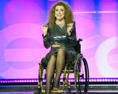 Κατερίνα Βρανά & Eurovision 2026: Από το τεχνητό κώμα στην παρουσίαση του “Sing Of Greece” – Η απίστευτη ιστορία της stand up comedian (Εικόνες & Βίντεο)