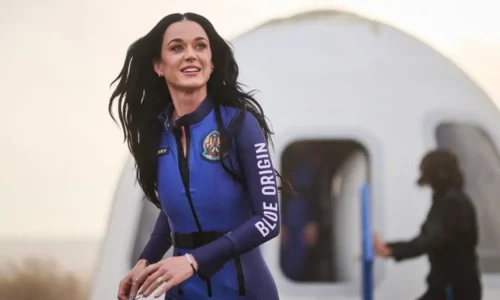 Κέιτι Πέρι: “Ένιωσα σαν ανθρώπινη πινιάτα μετά τα σχόλια για το διαστημικό ταξίδι”