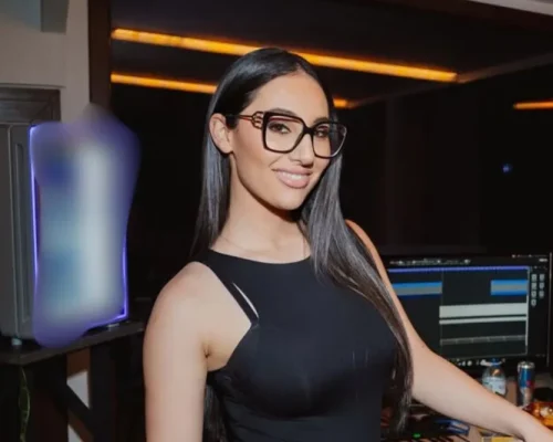 Η Klavdia αισιόδοξη για τη Eurovision: “Πιστεύω μετά την πρώτη πρόβα μας, θα ανέβουμε στα στοιχήματα”