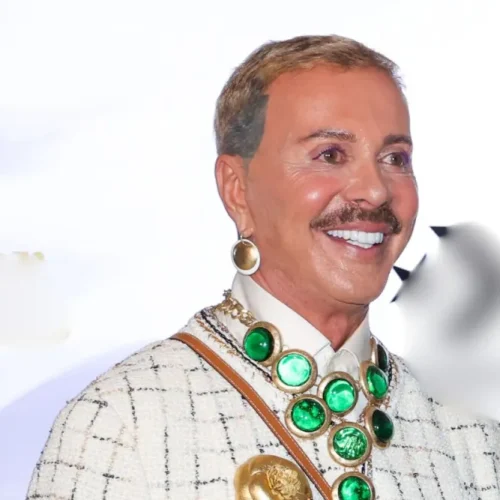 Ο Λάκης Γαβαλάς αποκαλύπτει: “Ο πατέρας μου ήταν μαρμαράς, προτιμώ να με κάψουν, αφού δεν είναι εδώ να μου βάλει την ταφόπλακα