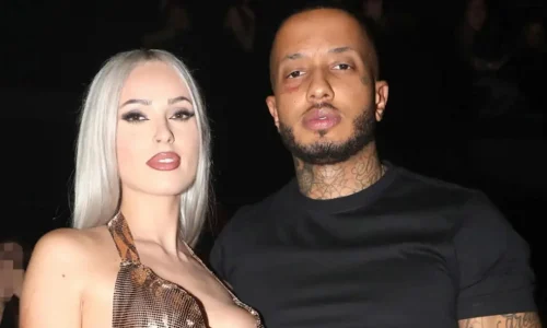 Άννα Θεοδωρίδη: Η σύντροφος του Light φωτογραφίζεται με εσώρουχα λίγες μέρες πριν φέρει στον κόσμο το πρώτο τους παιδί