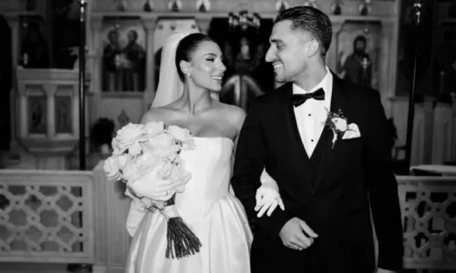 Ρουμελιώτη & Κατσούλης: Το επίσημο βίντεο του γάμου τους – Η άφιξη της νύφης και η συγκίνηση του γαμπρού