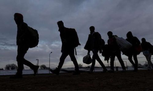 Νέα άφιξη μεταναστών στον Κάτω Πύργο-Ανάμεσά τους τέσσερα παιδιά