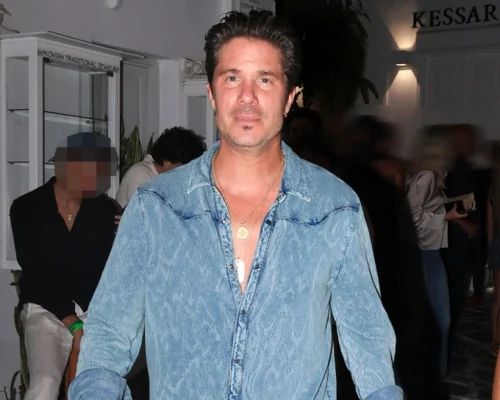 Ο Νίκος Οικονομόπουλος δώρισε 10.000 ευρώ για να καλύψει τα έξοδα εξειδικευμένου χειρουργείου ενός μικρού παιδιού