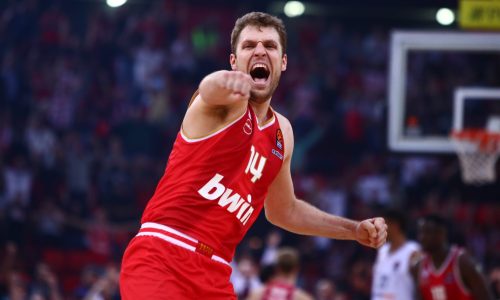 Παρέα στο Nava με Βεζένκοφ (Pics)