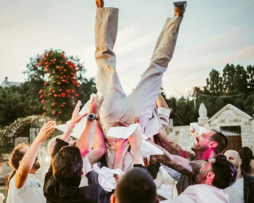 Mελέτη συνδέει τον γάμο με μειωμένο κίνδυνο εμφάνισης καρκίνου