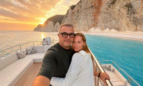 Αντώνης Ρέμος – Υβόννη Μπόσνιακ: Το διαφορετικό καλοκαίρι με την κόρη τους μέσα από φωτογραφίες