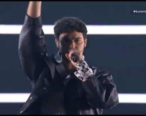 Eurovision 2024: Ο Σουηδός καλλιτέχνης ανέβηκε στη σκηνή με παλαιστινιακό μαντήλι – Η αντίδραση της ΕBU