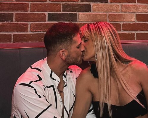 Γνωστός Έλληνας τραγουδιστής χώρισε λίγο πριν τον γάμο του