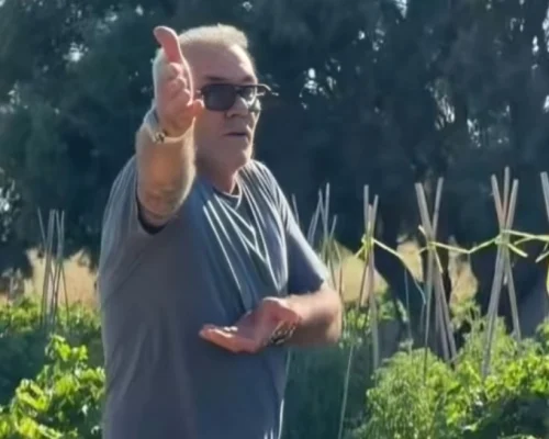 Η φάρσα στον Στέλιο Ρόκκο από τη σύζυγό του: Πίστεψε ότι είχαν μπει κατσίκες στο μποστάνι του και έτρεξε να… σώσει τα καρπούζια του