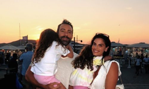Μπόμπα: Η «επανένωση» με τον Τανιμανίδη και οι 20 φωτογραφίες από τις διακοπές στην Πάρο με τις κόρες τους