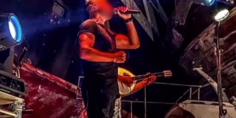 Προφυλακιστέος γνωστός τραγουδιστής μετά την απολογία του στη Σύρο για αποπλάνηση ανήλικης κατ’ εξακολούθηση