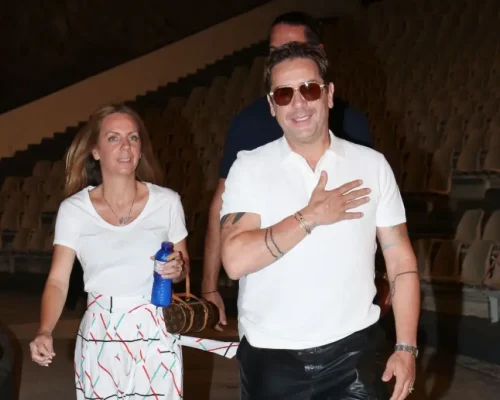 Γιώργος Μαζωνάκης: Όταν η Βάσω ανέβηκε στη σκηνή και τα δύο αδέλφια χόρεψαν αγκαλιά